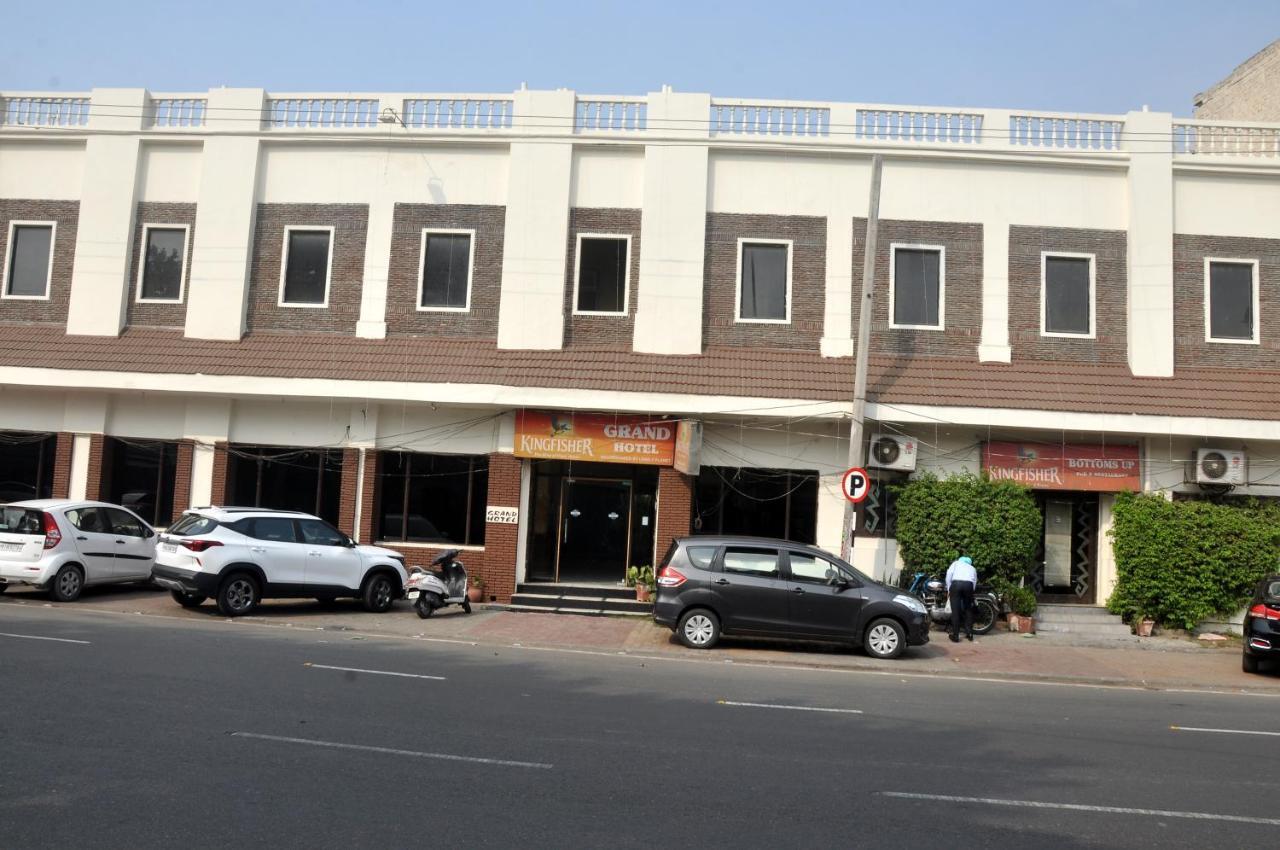 Grand Hotel Amritsar Extérieur photo